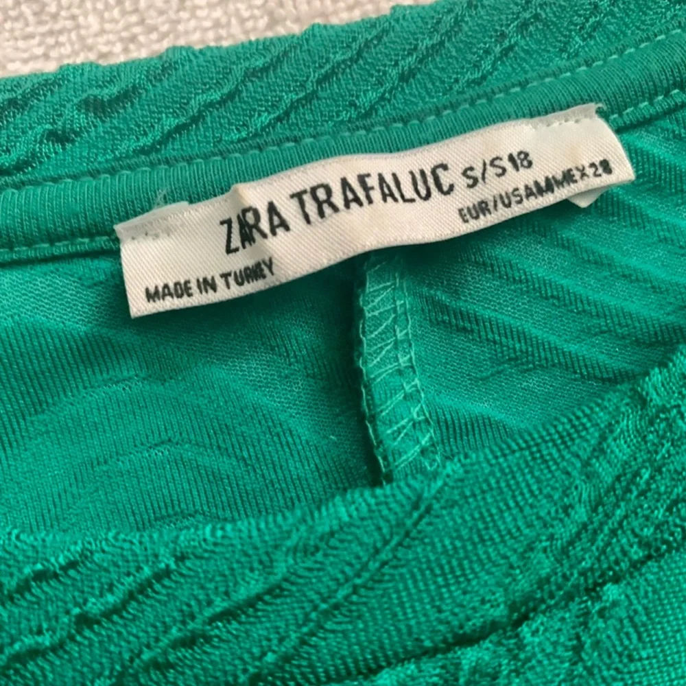 Zara green short sleeve dress - Picture 2 of 4